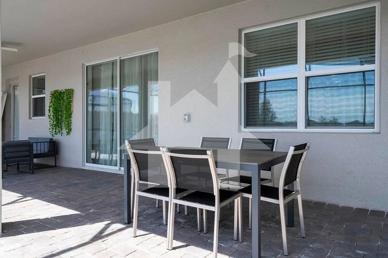 Vacation Home Near Disney, 9 bedrooms