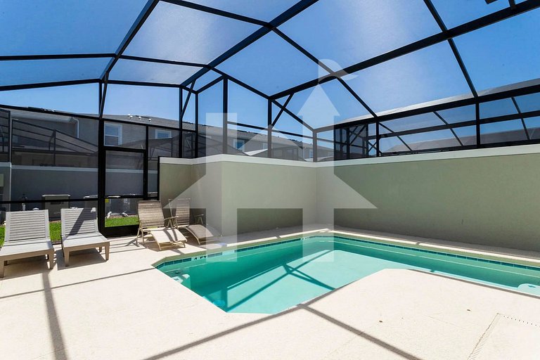 2965 Modern 4BR Townhome w/ Pool – 10 Min to Disney!