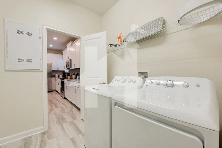 Vacation Home Near Disney, 5 bedrooms