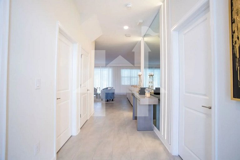 Vacation Home Near Disney, 6 bedrooms