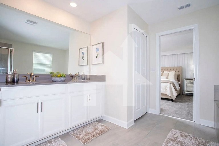 Vacation Home Near Disney, 6 bedrooms