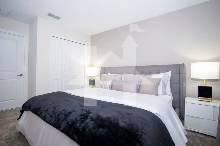 Vacation Home Near Disney, 6 bedrooms