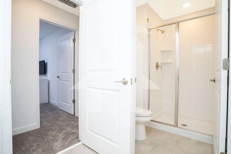 Vacation Home Near Disney, 4 bedrooms