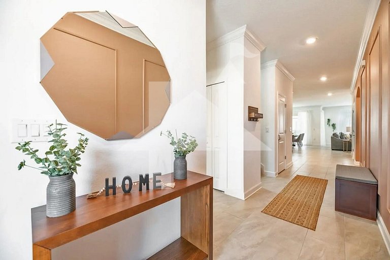 Vacation Home Near Disney, 6 bedrooms
