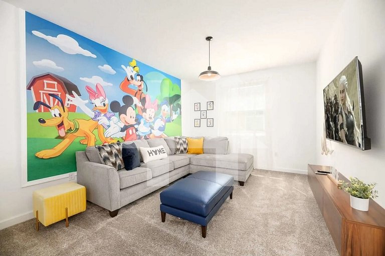 Vacation Home Near Disney, 6 bedrooms
