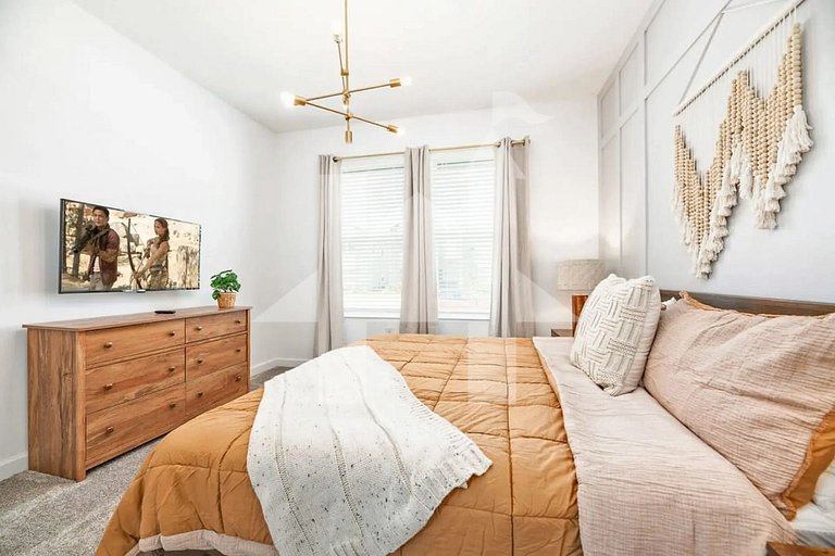 Vacation Home Near Disney, 6 bedrooms