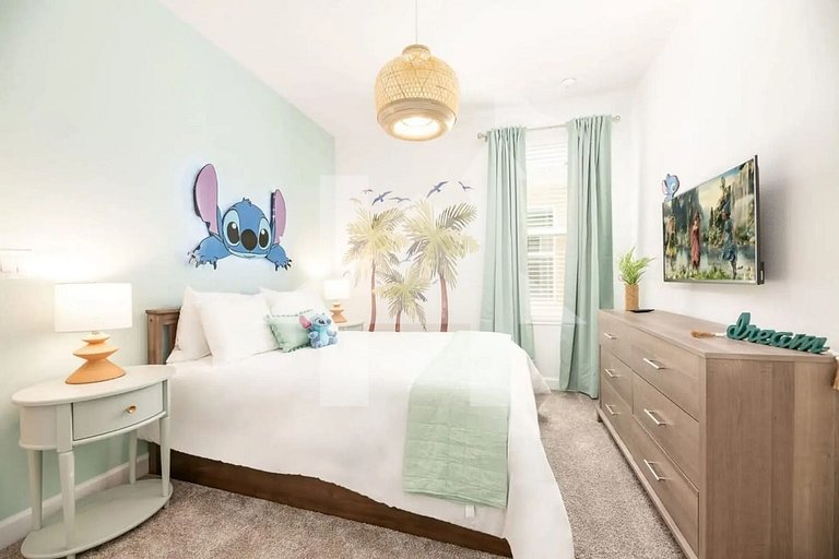Vacation Home Near Disney, 6 bedrooms