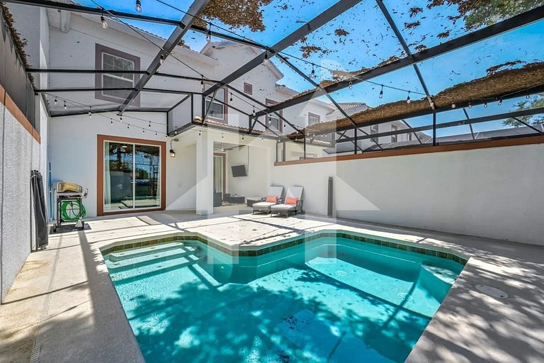 Vacation Home Near Disney, 4 bedrooms