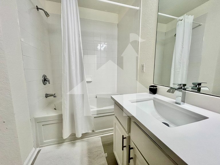 7670 - Casa 3Q/3B com Piscina Privativa | Perto da Disney