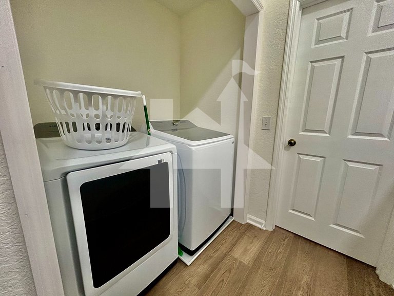 7670 - Casa 3Q/3B com Piscina Privativa | Perto da Disney