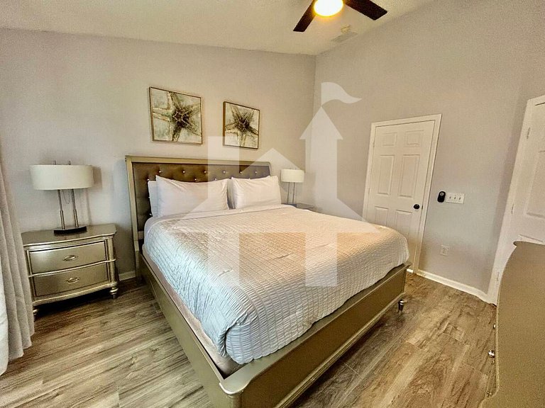 7660 - 3BD/3BA Resort Home *10min DISNEY*