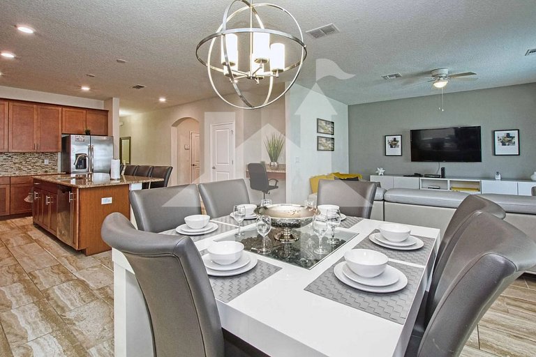 Vacation Home Near Disney, 6 bedrooms