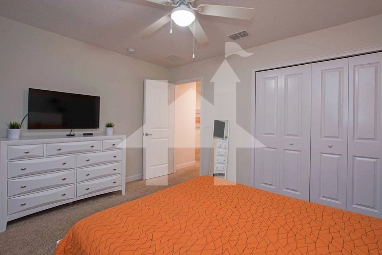Vacation Home Near Disney, 6 bedrooms