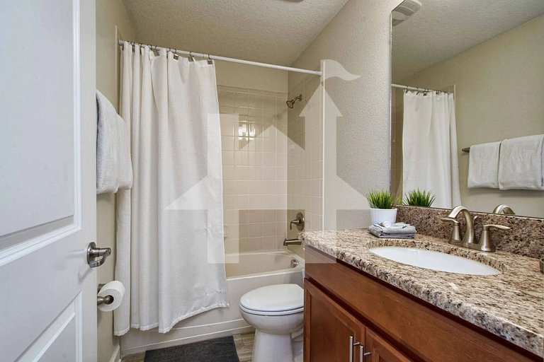 Vacation Home Near Disney, 6 bedrooms