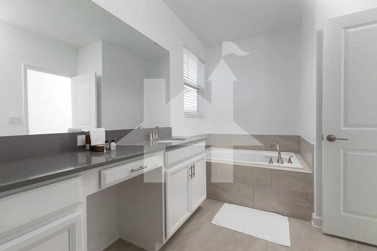 Vacation Home Near Disney, 5 bedrooms