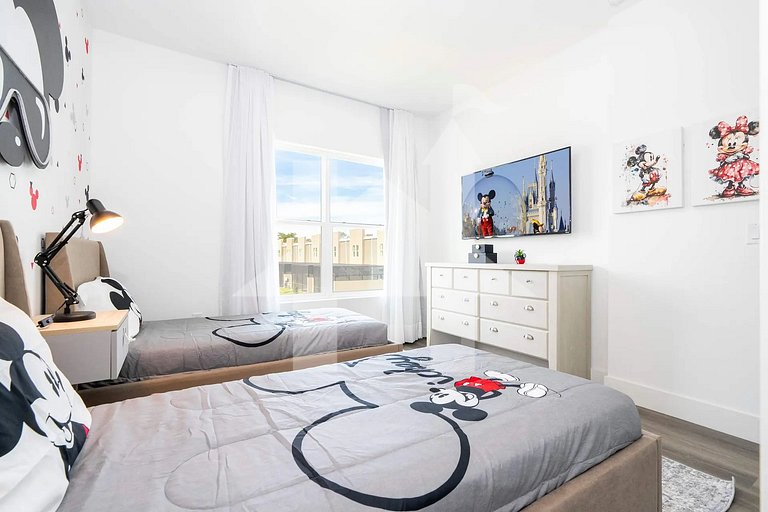 Vacation Home Near Disney, 5 bedrooms