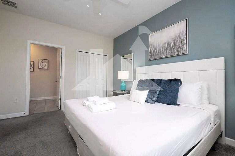 Vacation Home Near Disney, 6 bedrooms