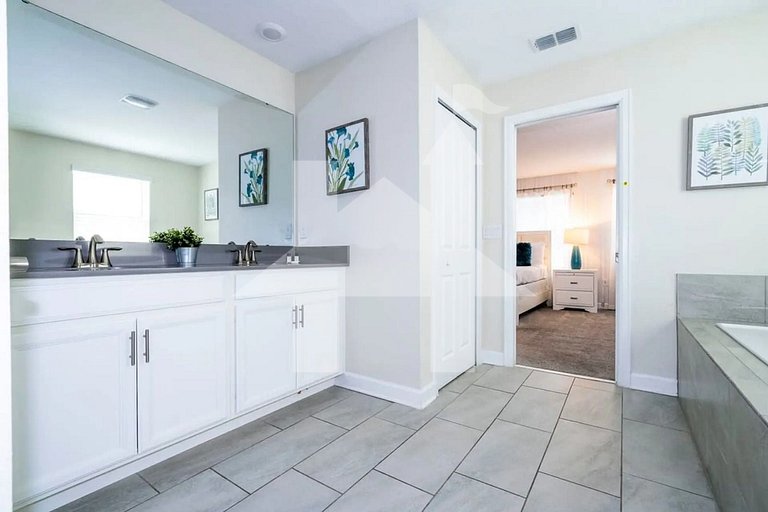 Vacation Home Near Disney, 6 bedrooms