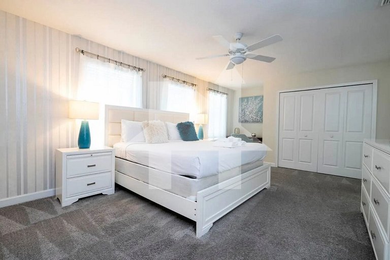 Vacation Home Near Disney, 6 bedrooms