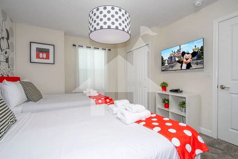 Vacation Home Near Disney, 6 bedrooms