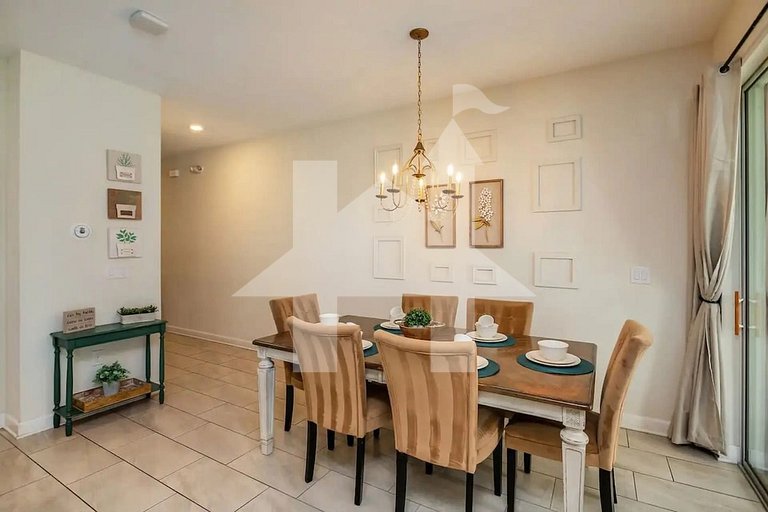 Vacation Home Near Disney, 4 bedrooms