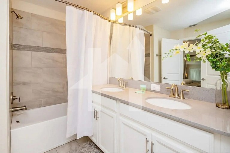Vacation Home Near Disney, 4 bedrooms