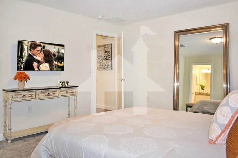 Vacation Home Near Disney, 4 bedrooms