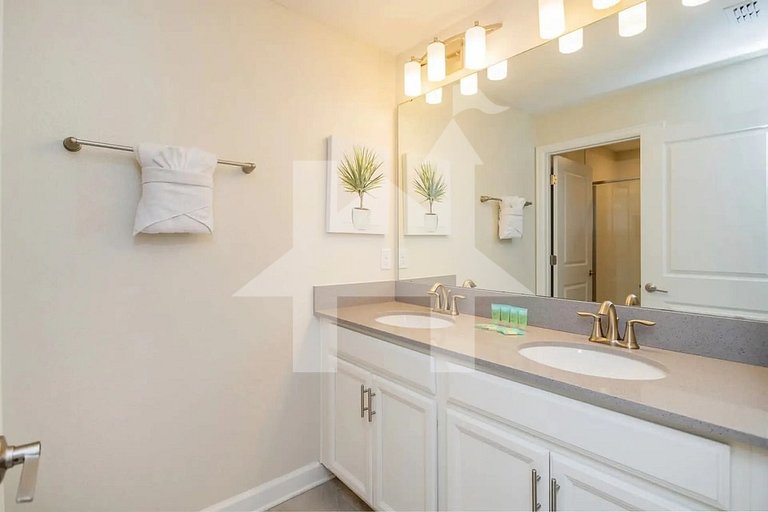 Vacation Home Near Disney, 4 bedrooms