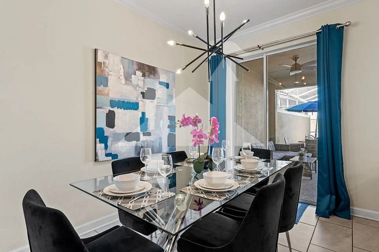 Vacation Home Near Disney, 4 bedrooms