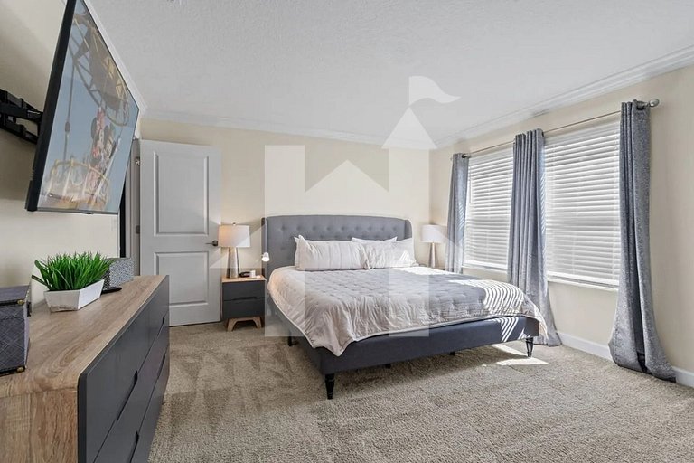 Vacation Home Near Disney, 4 bedrooms