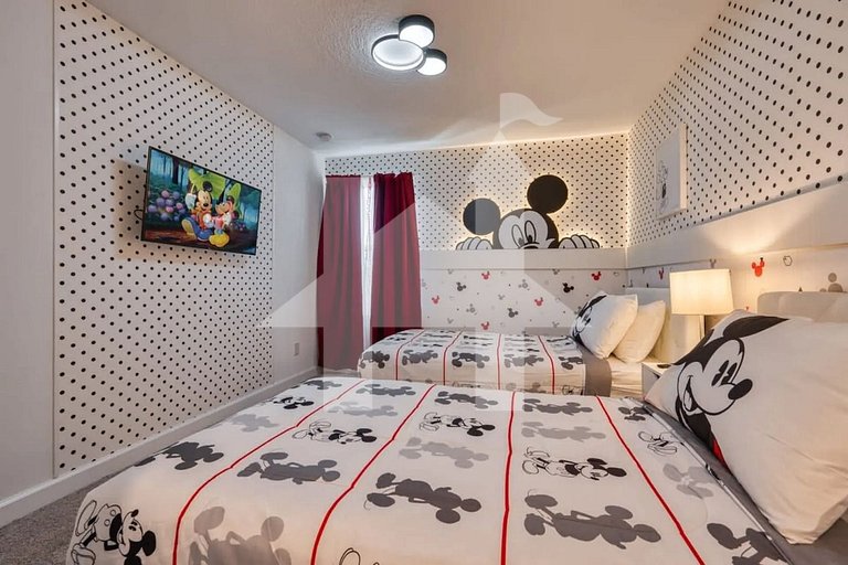 Vacation Home Near Disney, 4 bedrooms