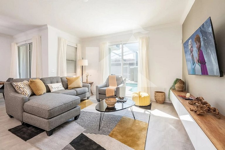 Vacation Home Near Disney, 4 bedrooms