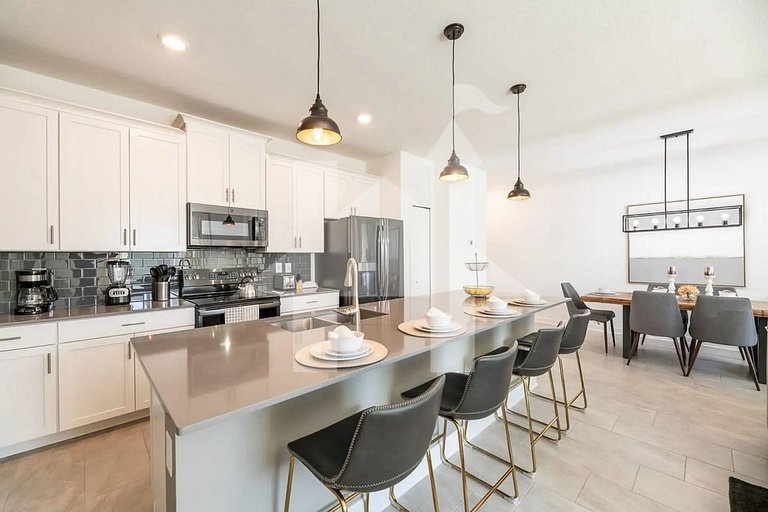 Vacation Home Near Disney, 4 bedrooms