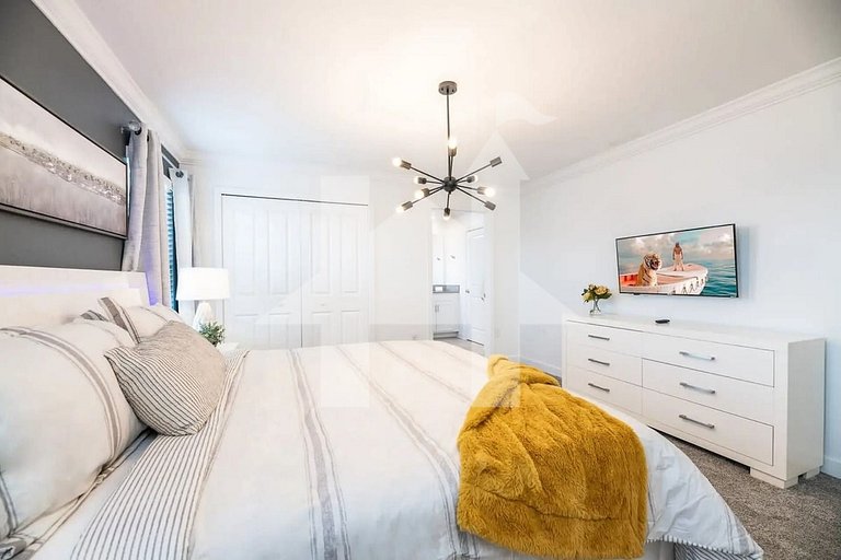 Vacation Home Near Disney, 4 bedrooms
