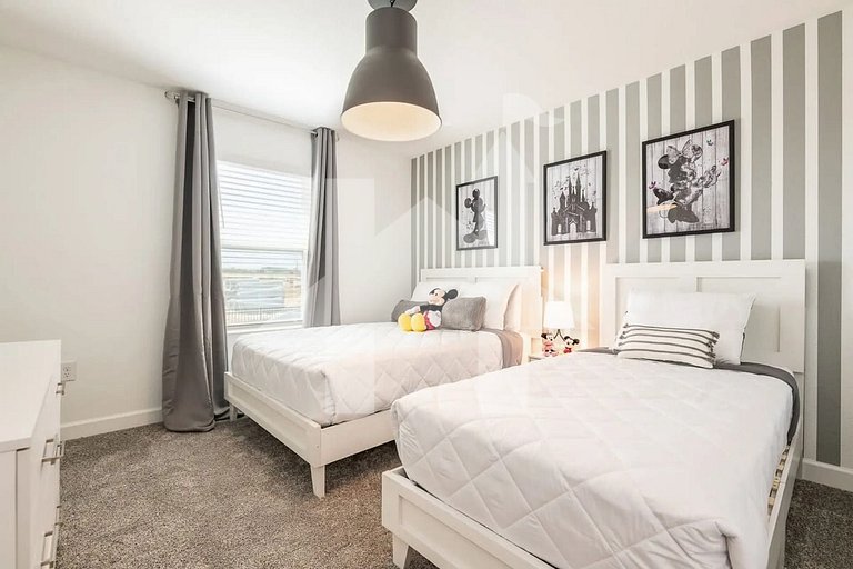 Vacation Home Near Disney, 4 bedrooms