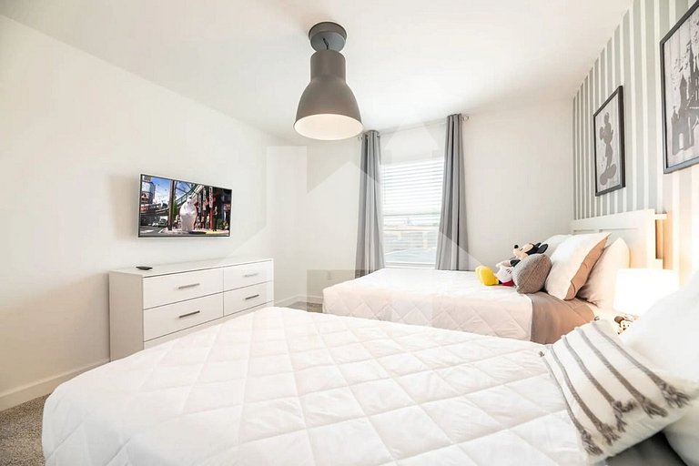Vacation Home Near Disney, 4 bedrooms