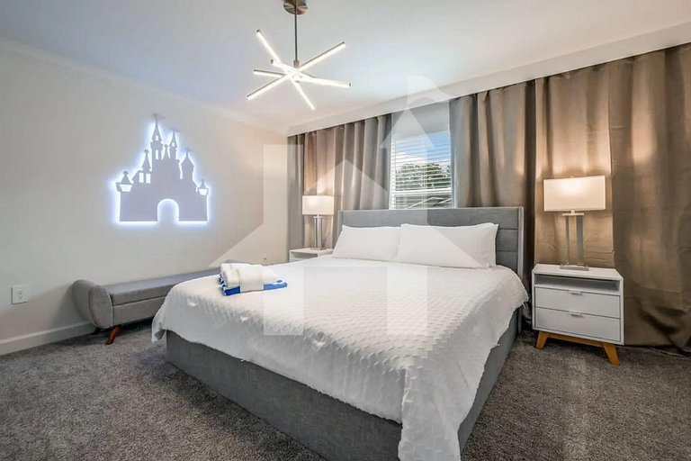 Vacation Home Near Disney, 4 bedrooms
