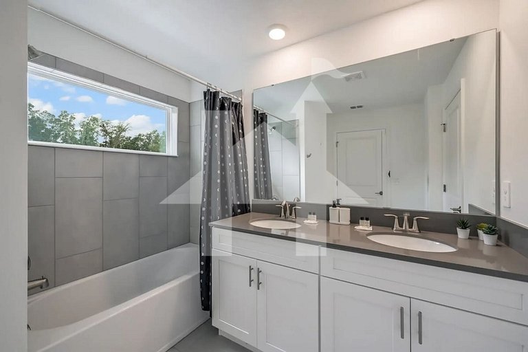 Vacation Home Near Disney, 4 bedrooms