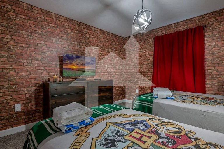 Vacation Home Near Disney, 4 bedrooms