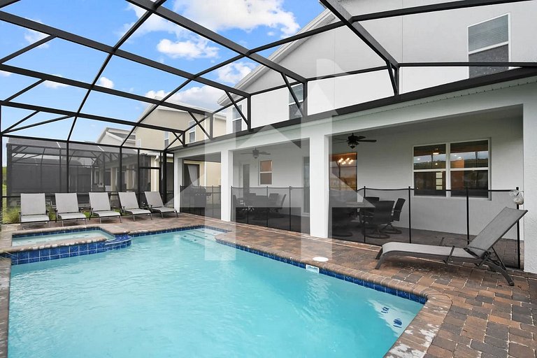 Vacation Home Near Disney, 9 bedrooms