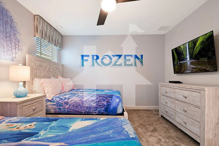 Vacation Home Near Disney, 9 bedrooms
