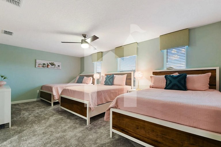 Vacation Home Near Disney, 9 bedrooms