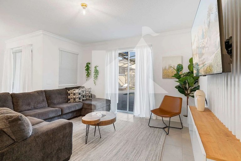 Vacation Home Near Disney, 4 bedrooms