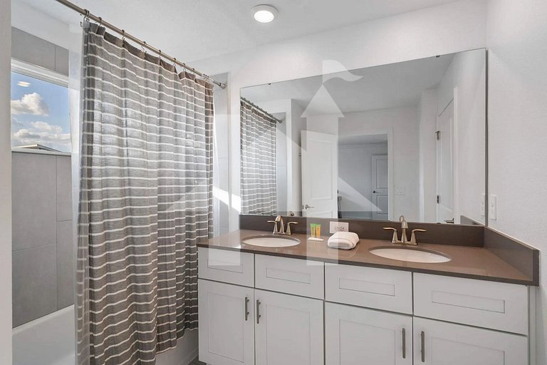 Vacation Home Near Disney, 4 bedrooms