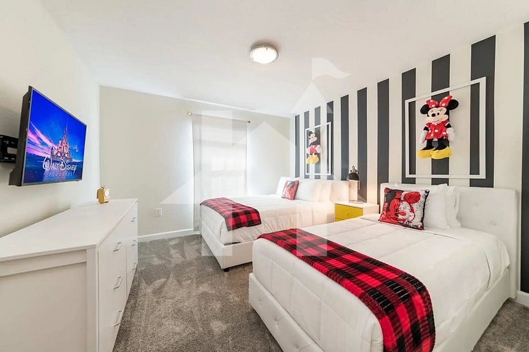 Vacation Home Near Disney, 4 bedrooms