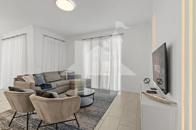 Vacation Home Near Disney, 4 bedrooms