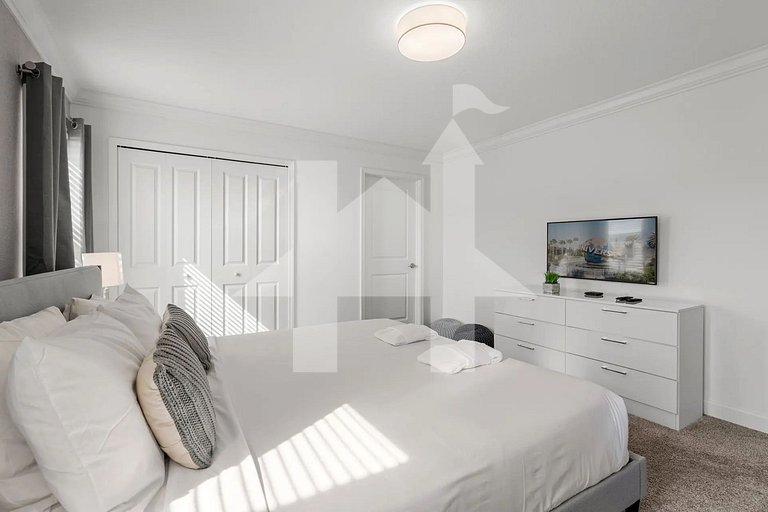 Vacation Home Near Disney, 4 bedrooms