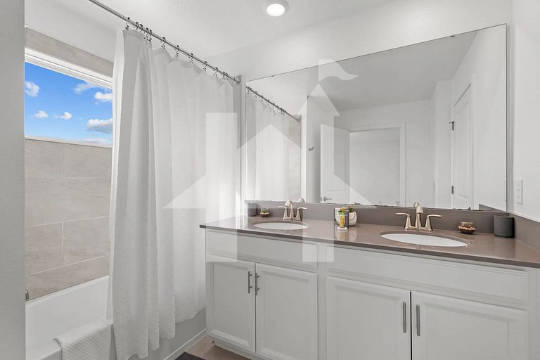 Vacation Home Near Disney, 4 bedrooms