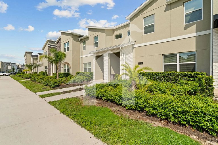 Vacation Home Near Disney, 4 bedrooms