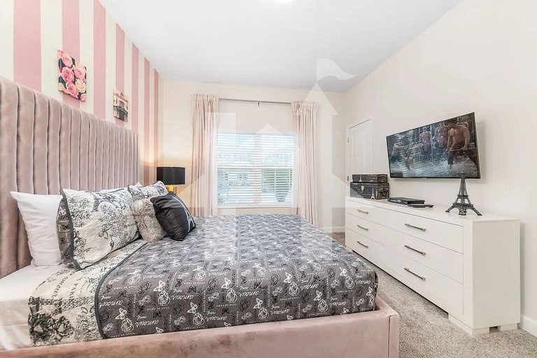 Vacation Home Near Disney, 4 bedrooms